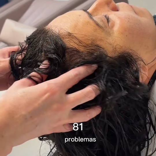 Lavagem e massagem de cabelo no Nix Beauty Salon